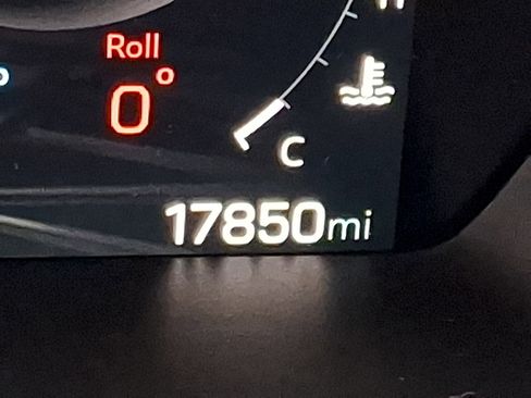 Used 2024 GMC Canyon AT4 image 18