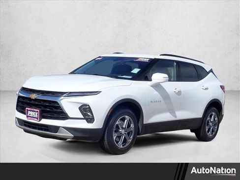 Used 2024 Chevrolet Blazer LT image 1