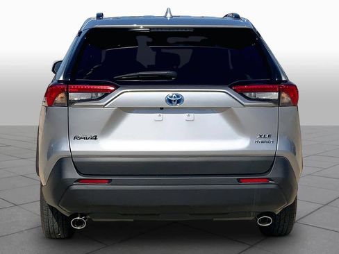 Used 2022 Toyota RAV4 XLE w/ Convenience Package AWD/4WD image 5