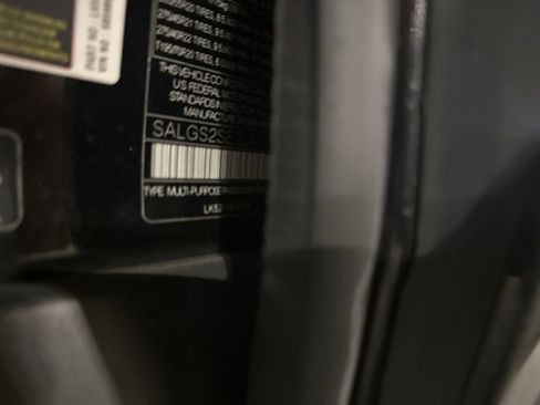 Used 2020 Land Rover Range Rover HSE image 9