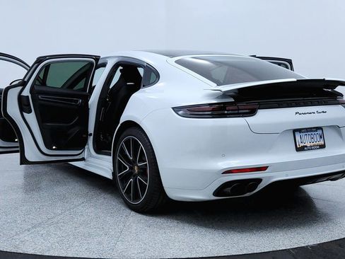 Used 2019 Porsche Panamera Turbo image 10
