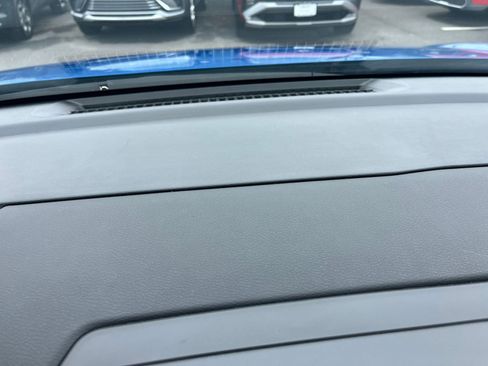 Used 2025 Nissan Sentra SV image 17