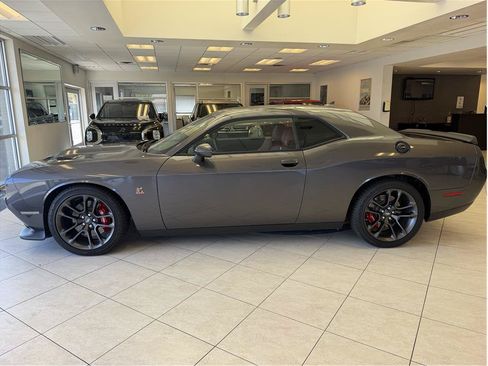 Used 2021 Dodge Challenger R/T Scat Pack RWD image 8