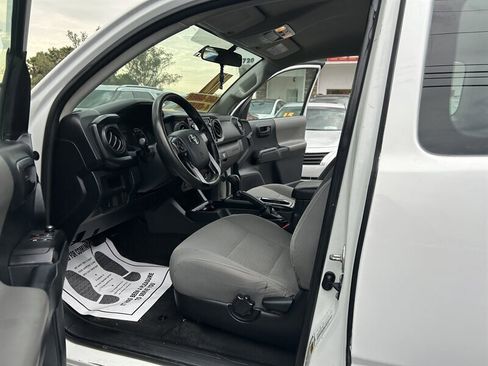 Used 2017 Toyota Tacoma SR RWD image 39