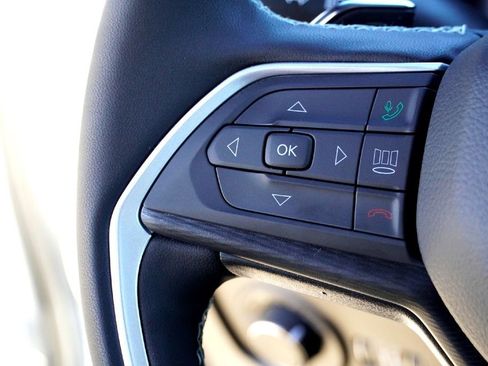 New 2025 Jeep Grand Cherokee L Altitude image 19