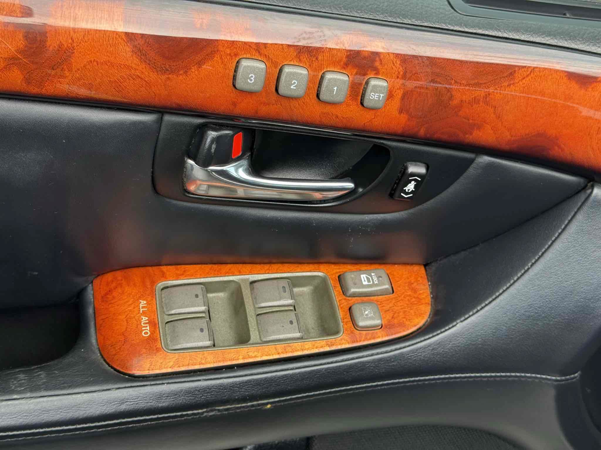 Used 2005 Lexus LS 430 RWD image 34
