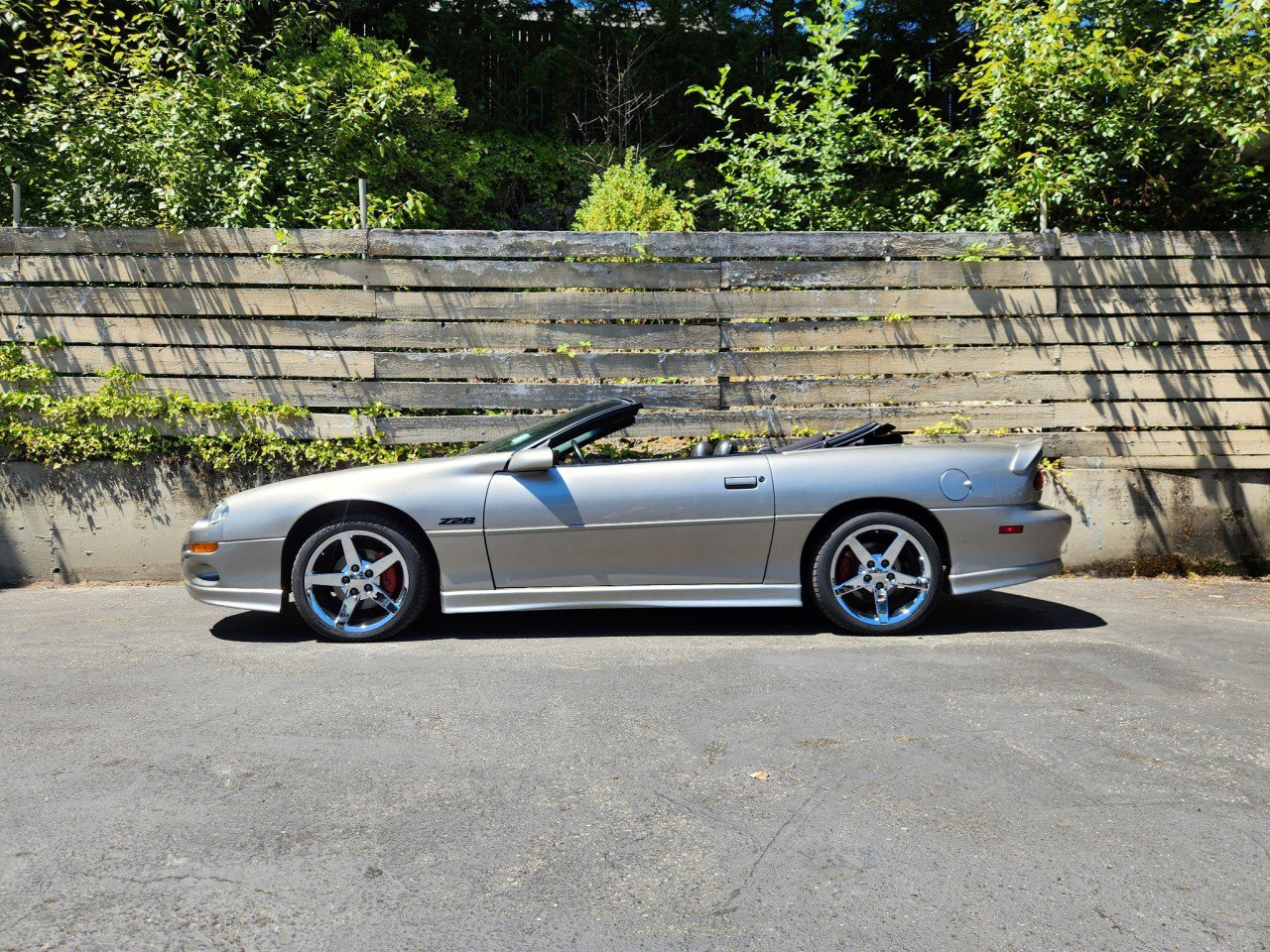 Used 2002 Chevrolet Camaro Z28 w/ Sport Appearance Pkg RWD image 5
