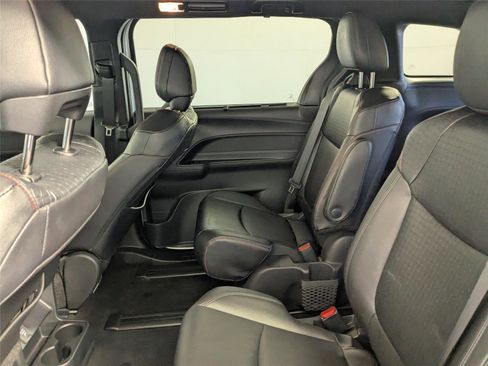 Used 2025 Toyota Sienna XSE image 30