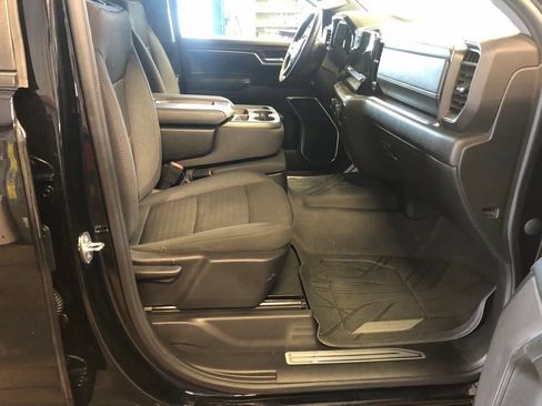 Used 2023 Chevrolet Silverado 1500 LT w/ Protection Package RWD image 4