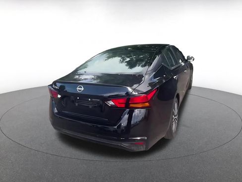 Used 2025 Nissan Altima 2.5 SV FWD image 15