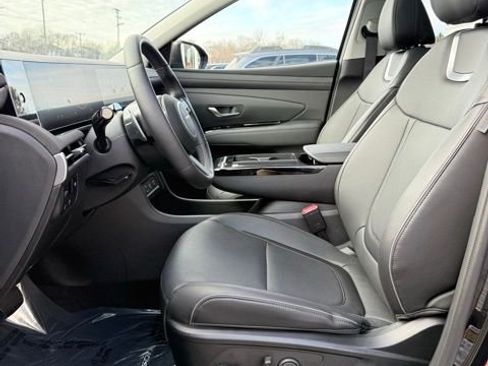 Used 2025 Hyundai Tucson Limited image 15