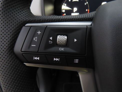 New 2025 Mitsubishi Outlander SE image 12