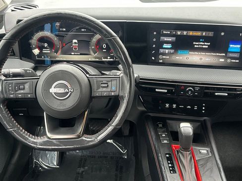 Used 2025 Nissan Kicks SR image 14