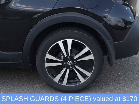 Used 2018 Nissan Kicks SR w/ Interior Electronics Package FWD image 12