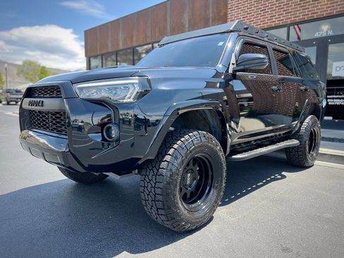 Used 2022 Toyota 4Runner TRD Off-Road Premium w/ Moonroof Package AWD/4WD image 8