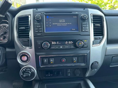 Used 2018 Nissan Titan PRO-4X image 20