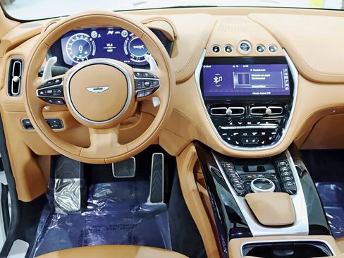 Used 2023 Aston Martin DBX AWD/4WD image 14