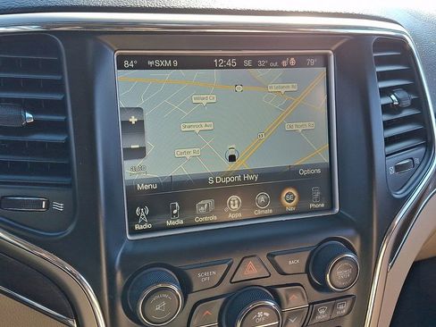 Used 2017 Jeep Grand Cherokee Limited image 18