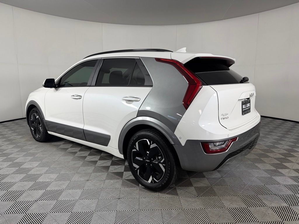 Used 2023 Kia Niro Wave FWD image 9