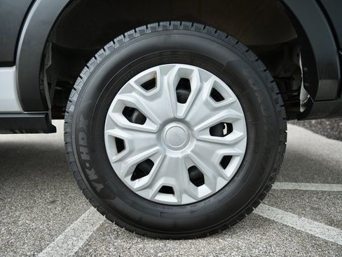 Used 2023 Ford Transit 350 XLT image 22