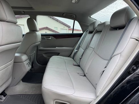 Used 2012 Toyota Avalon Limited FWD image 5