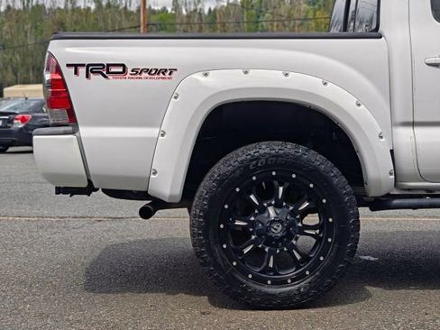 Used 2015 Toyota Tacoma 4x4 Double Cab w/ TRD Sport Package image 52