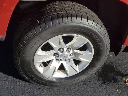 Used 2016 GMC Canyon SLE w/ SLE Convenience Package image 5