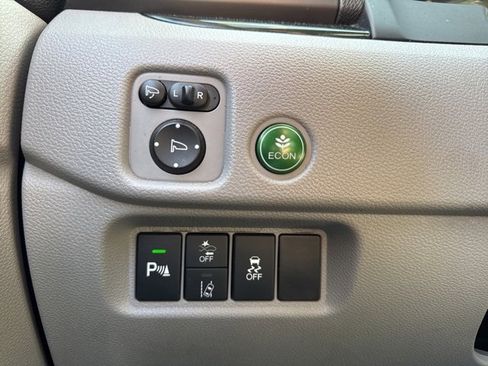 Used 2019 Honda Pilot Elite image 32