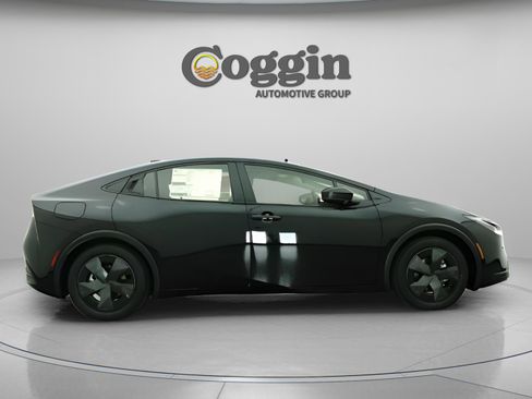 New 2026 Toyota Prius Plug-In Hybrid image 22
