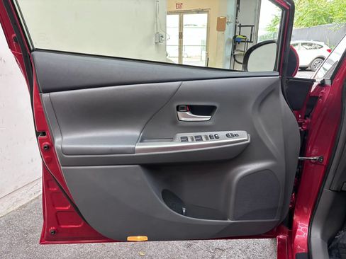 Used 2012 Toyota Prius V Five FWD image 19