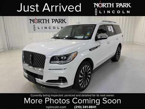 Used 2023 Lincoln Navigator Black Label image 1