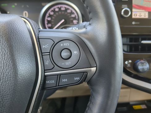 Used 2024 Toyota Camry XLE image 31