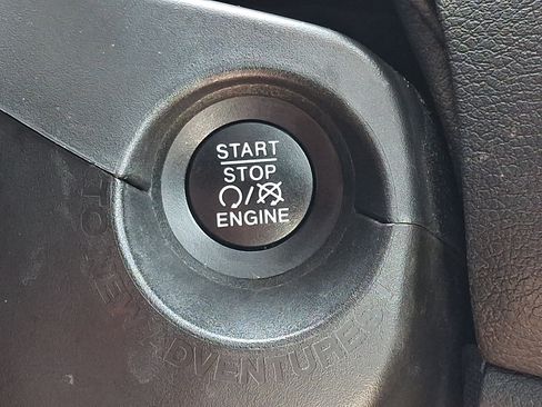 Used 2021 Jeep Renegade Latitude w/ Sun & Sound Group AWD/4WD image 24
