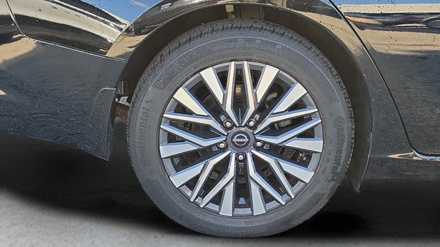 Used 2024 Nissan Altima 2.5 SV FWD image 18