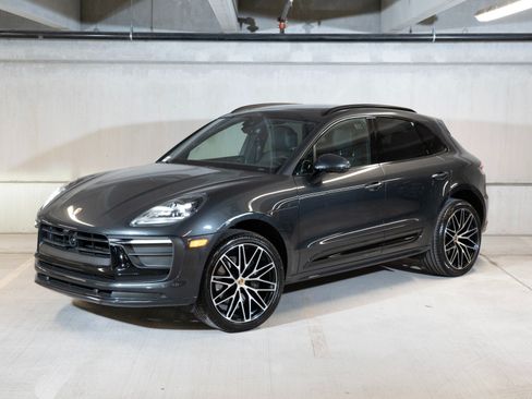 Certified 2026 Porsche Macan AWD/4WD image 1