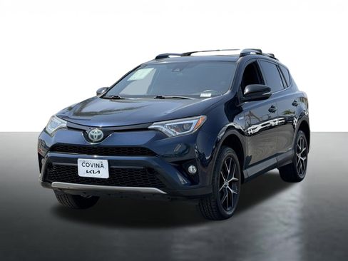 Used 2017 Toyota RAV4 SE AWD/4WD image 4