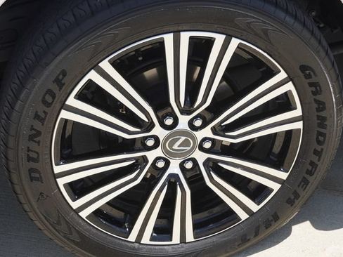 Used 2025 Lexus LX 700h Luxury w/ Appearance Package AWD/4WD image 11