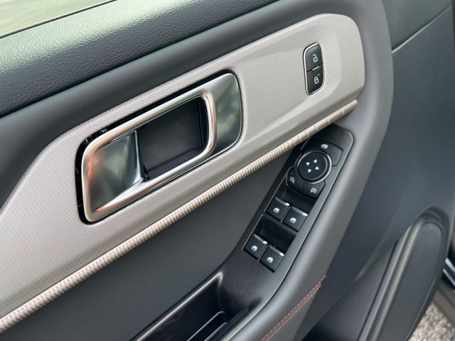 New 2026 Ford Explorer Active w/ Active Comfort Package AWD/4WD image 9