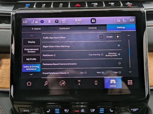Used 2022 Jeep Grand Cherokee Summit AWD/4WD image 15