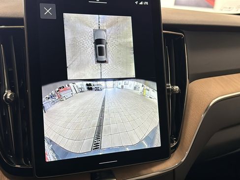 New 2026 Volvo XC60 B5 Plus w/ Climate Package image 18