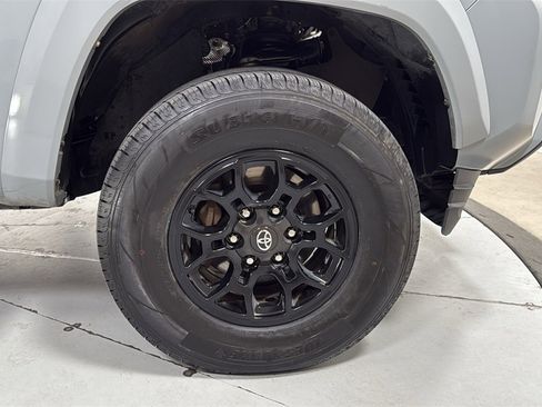 Used 2020 Toyota Tacoma SR5 image 21