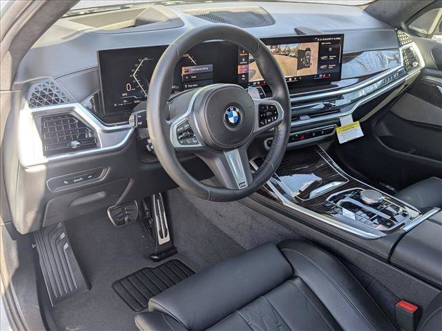 Used 2026 BMW X7 xDrive40i w/ M Sport Package AWD/4WD image 3