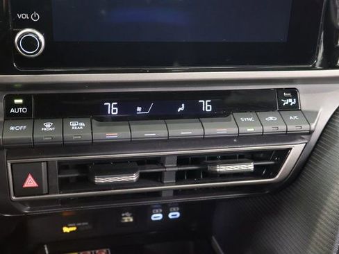 Certified 2025 Toyota Camry SE image 21