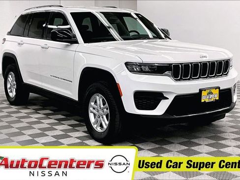 Used 2024 Jeep Grand Cherokee Laredo w/ Luxury Tech Group I AWD/4WD image 1
