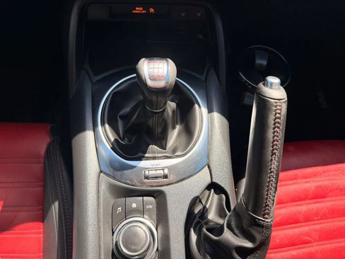 Used 2018 FIAT 124 Spider Abarth w/ Convenience Group RWD image 20