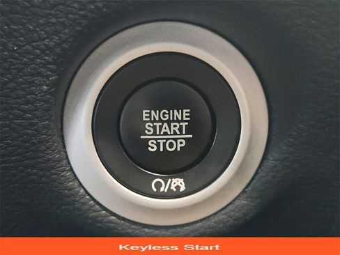 Used 2022 Chrysler Pacifica Pinnacle image 23