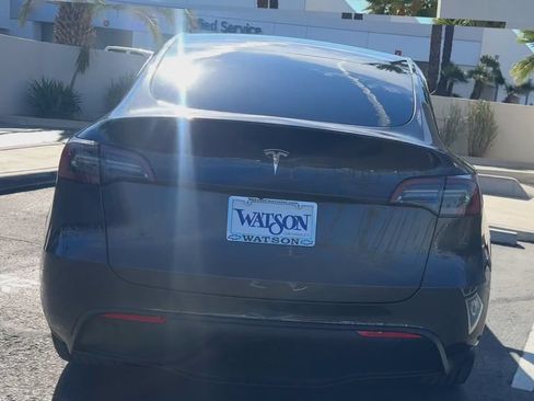 Used 2024 Tesla Model Y 2WD image 9