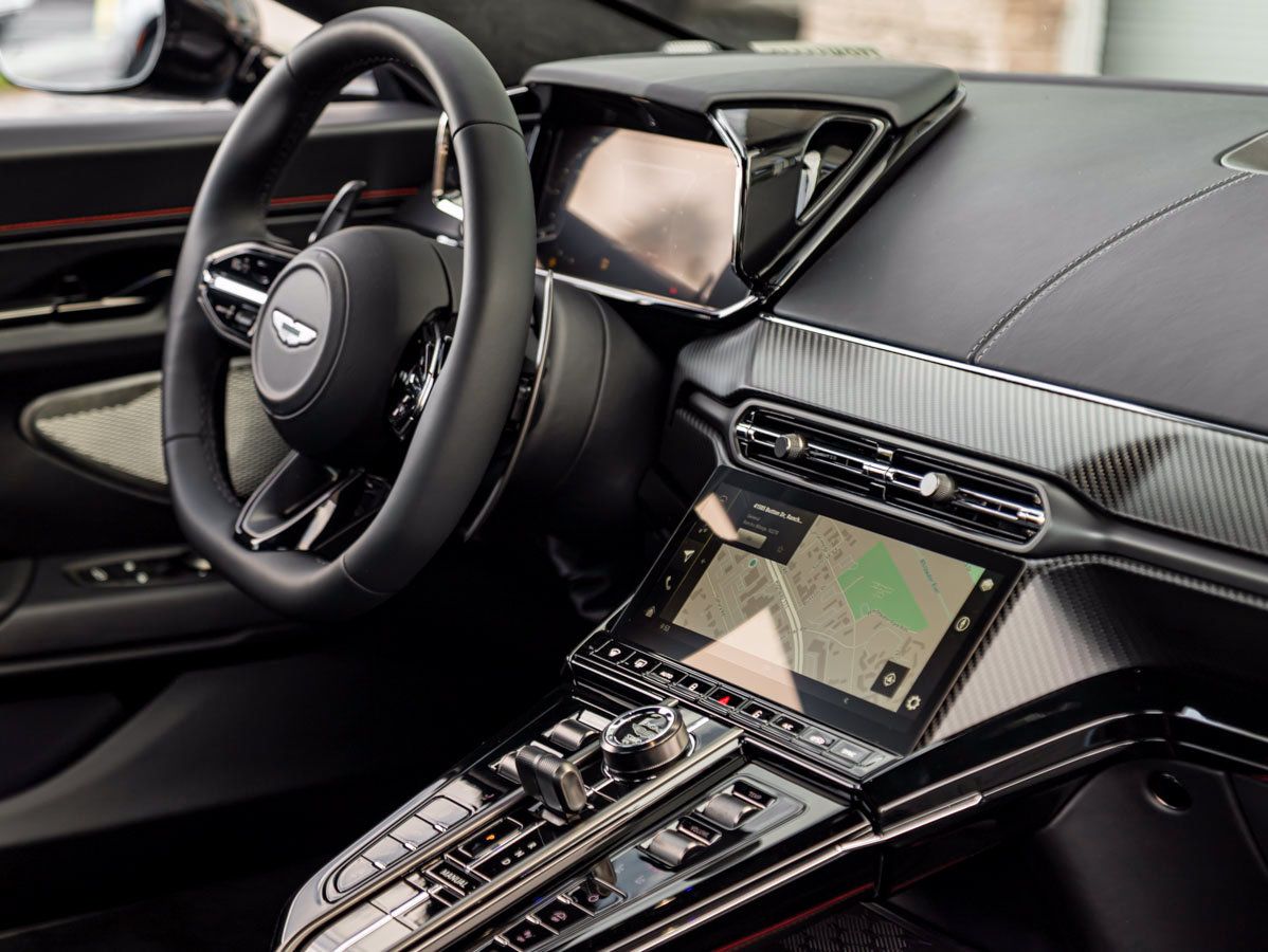 Used 2026 Aston Martin V8 Vantage S RWD image 31