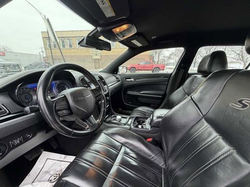 Used 2019 Chrysler 300 S image 13