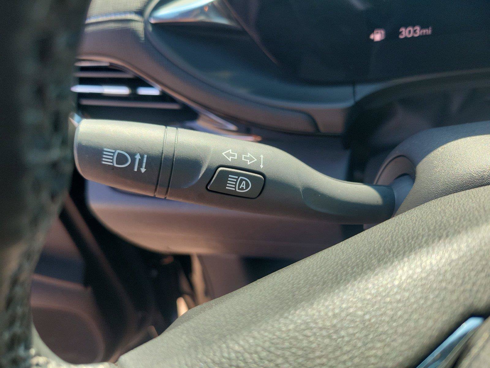 Used 2025 Buick Envista Sport Touring w/ Experience Buick Package FWD image 23